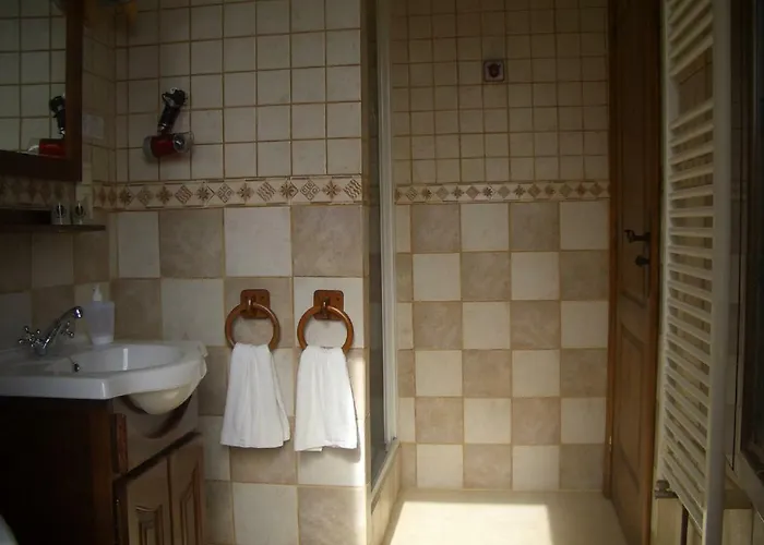 As Jarras Πανσιόν